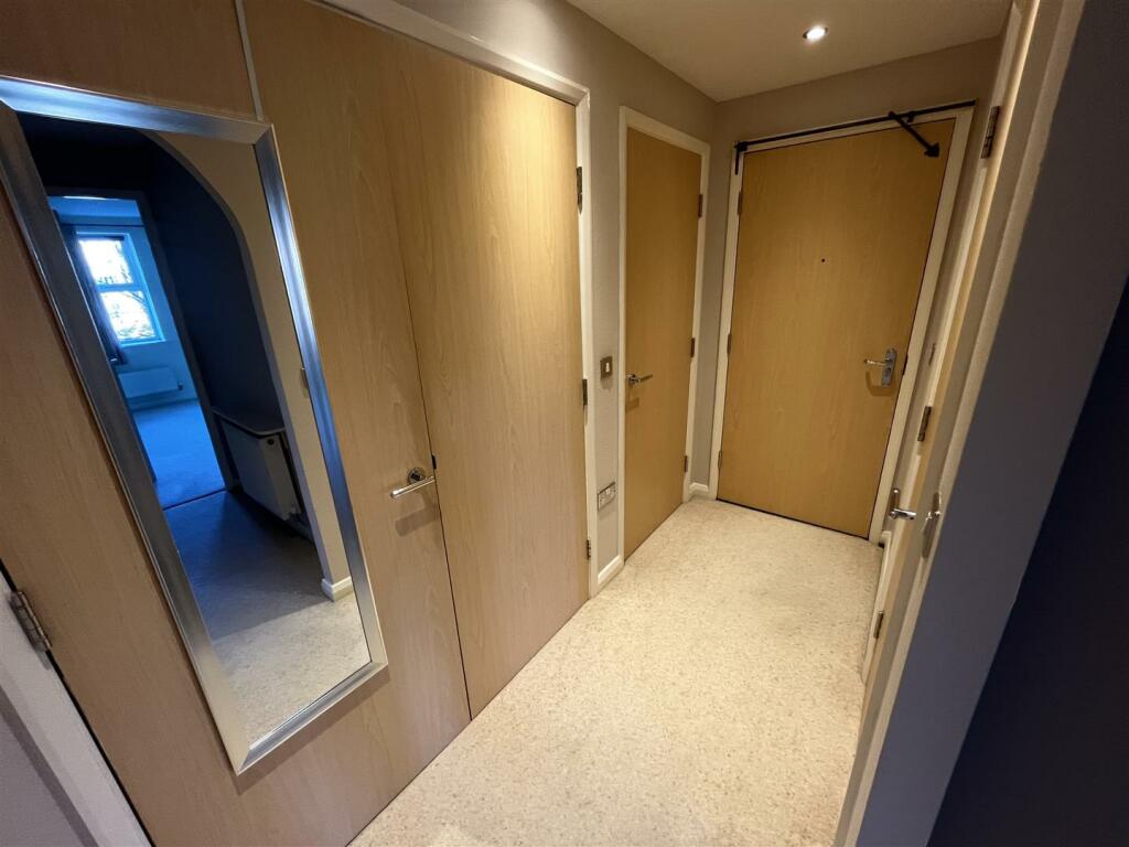 Hallway Aspect 2