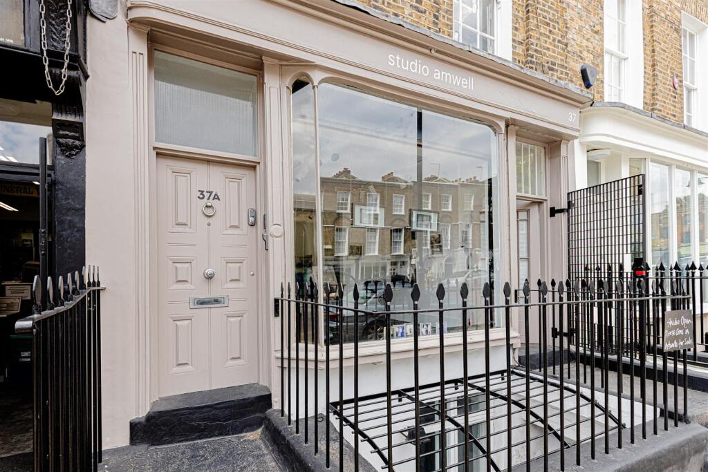 Amwell Street (25).jpg