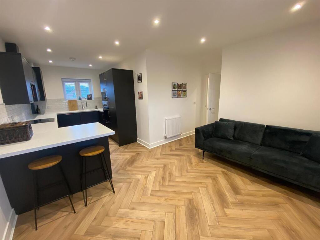 Kitchen/Living Room: