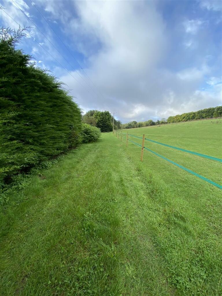 2 Wisdom Lane Side access.jpg