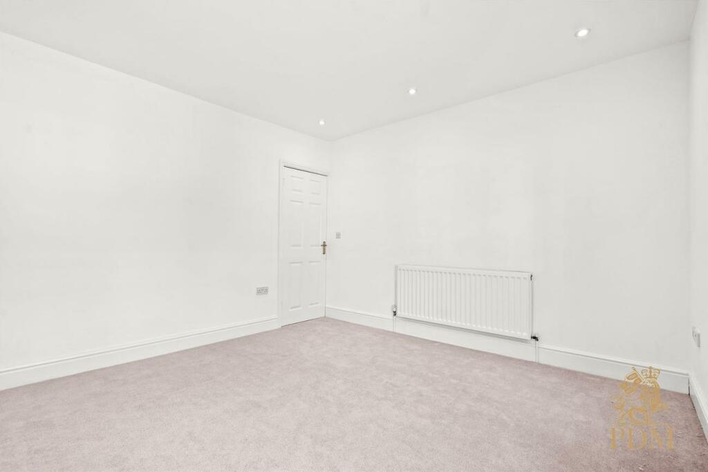 14 Frederick Road Stapleford NG9 8FN