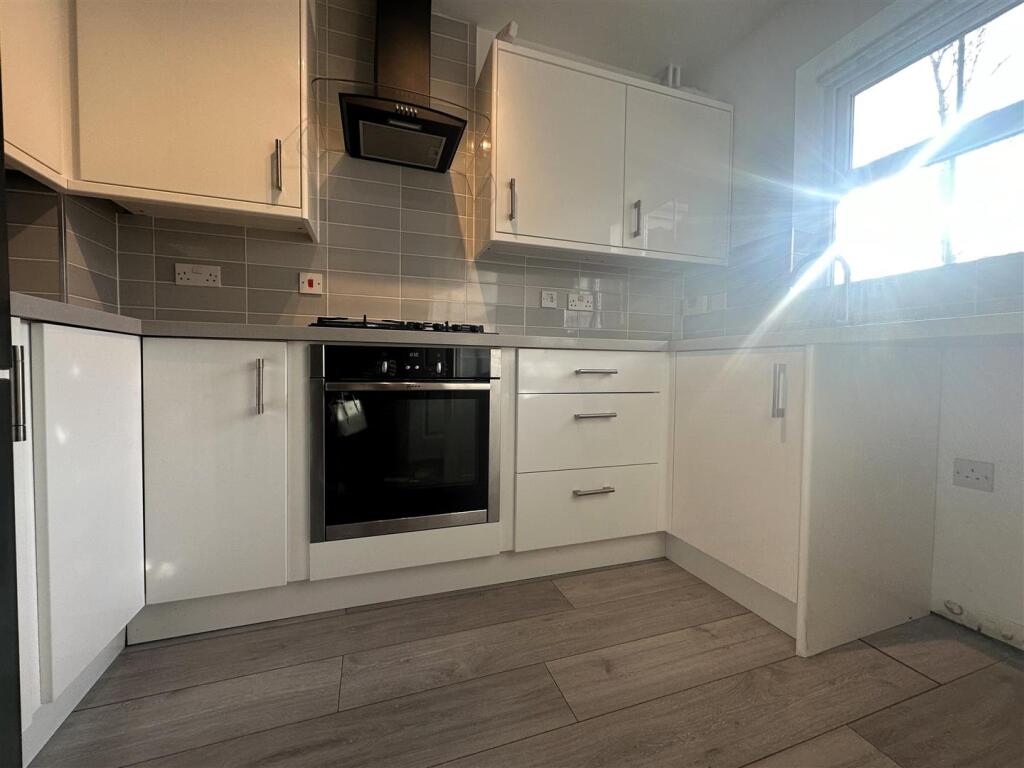 Kitchen II.jpg