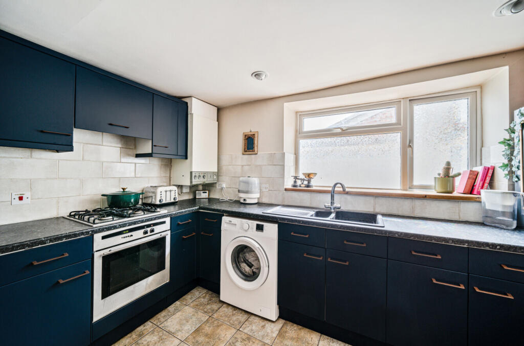 1328807-6-688a336...