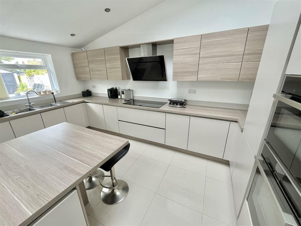 Open Plan Living Dining Kitchen Aspect 6
