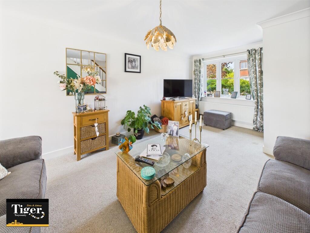 CAM02176G0-PR0589...