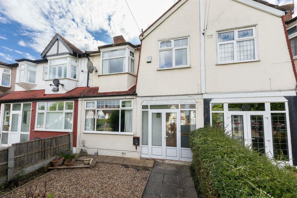Larkshall Road