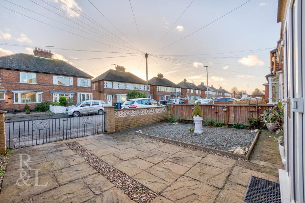 123 Eltham Road (4).jpg