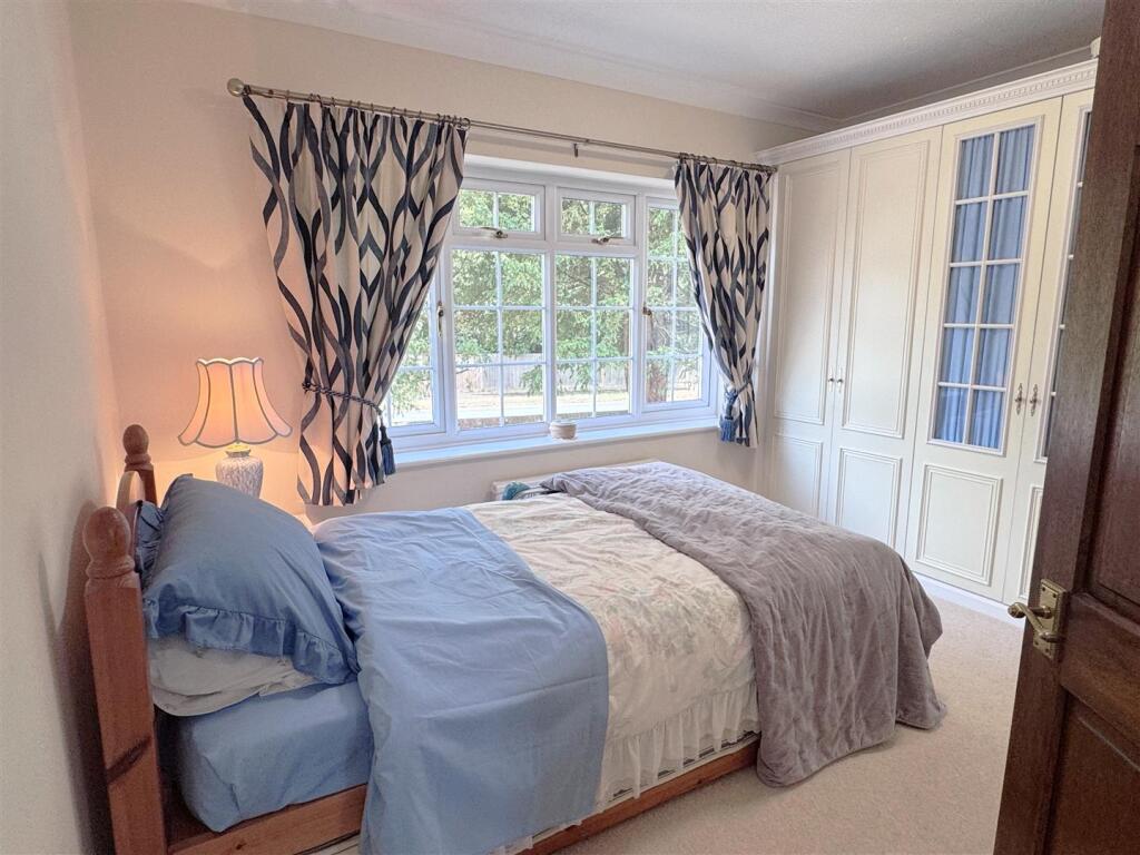 Bed 4.JPG