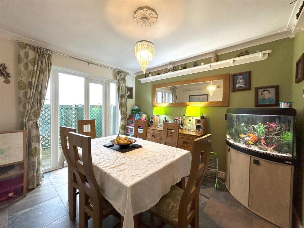 dining room 2.jpeg