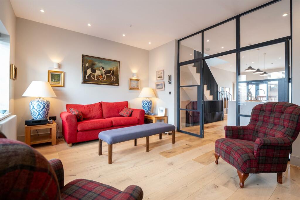 Living Room.jpg