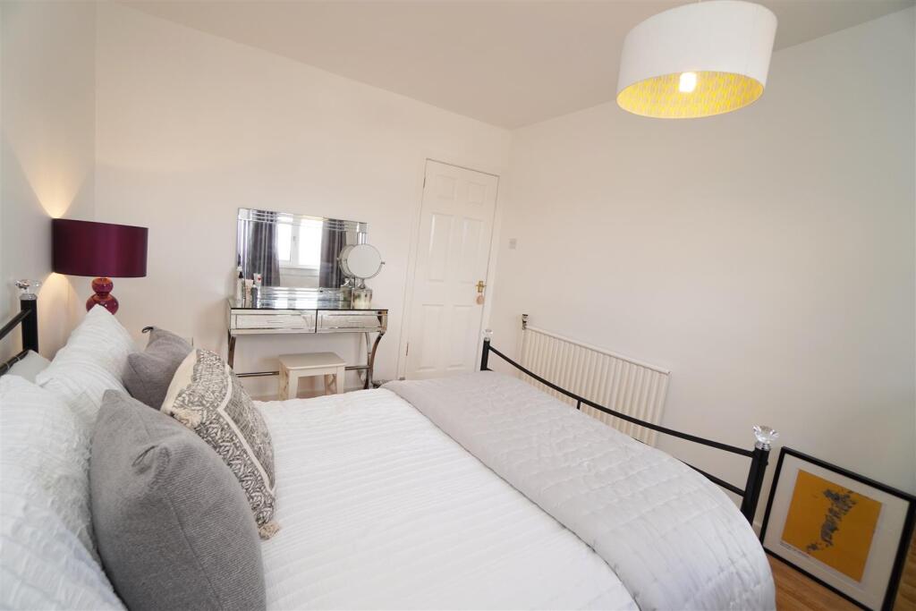 bedroom(2)).jpg