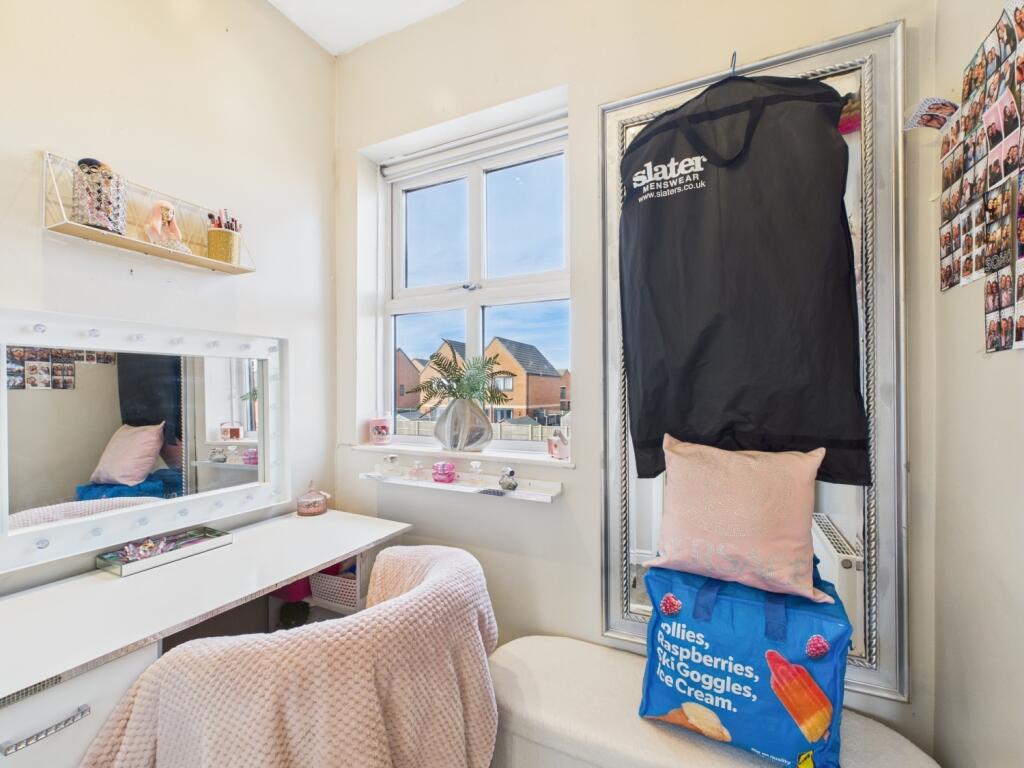 CAM04634G0-PR0025-STILL015