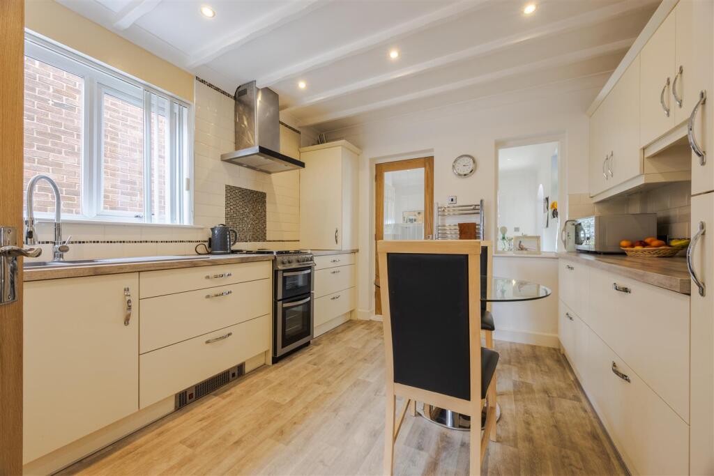 Kitchen diner