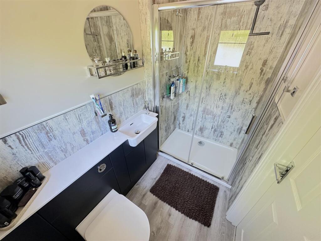 En Suite Shower Room