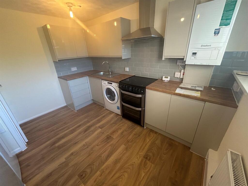 kitchen 3.jpg