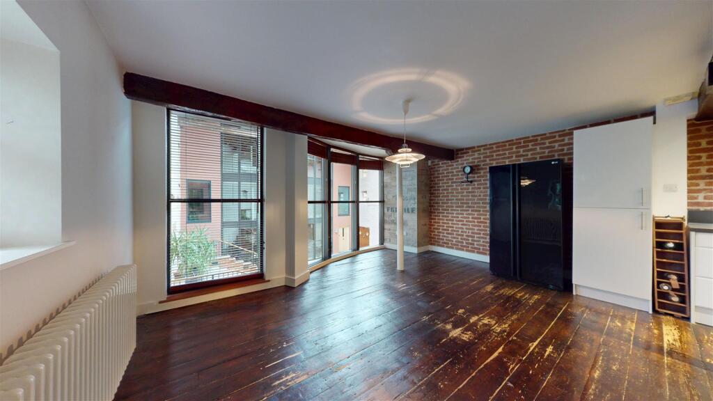 Living/Dinig Room