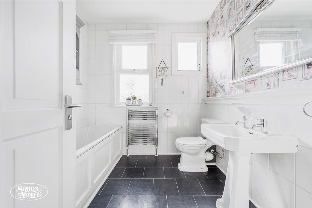 22 Woodstock Avenue-17.jpg