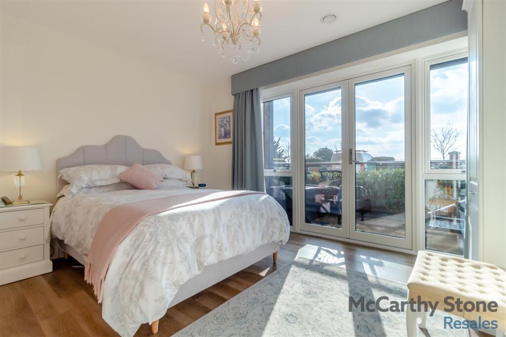 8636694-interior16.jpg