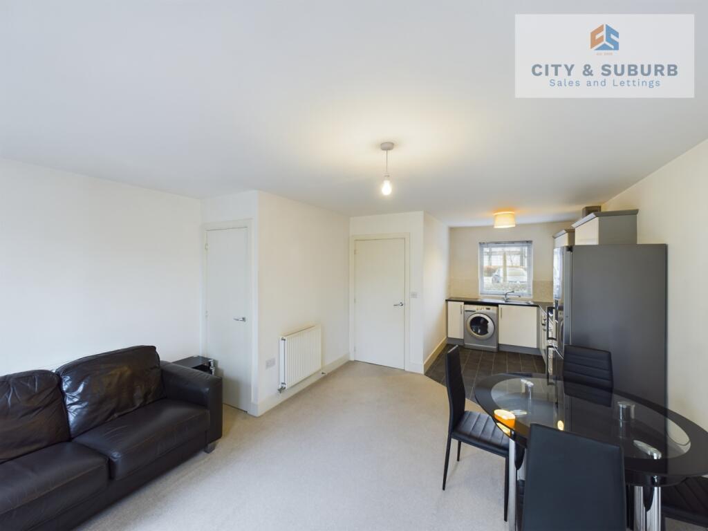 CAM01351G0-PR0070-STILL007