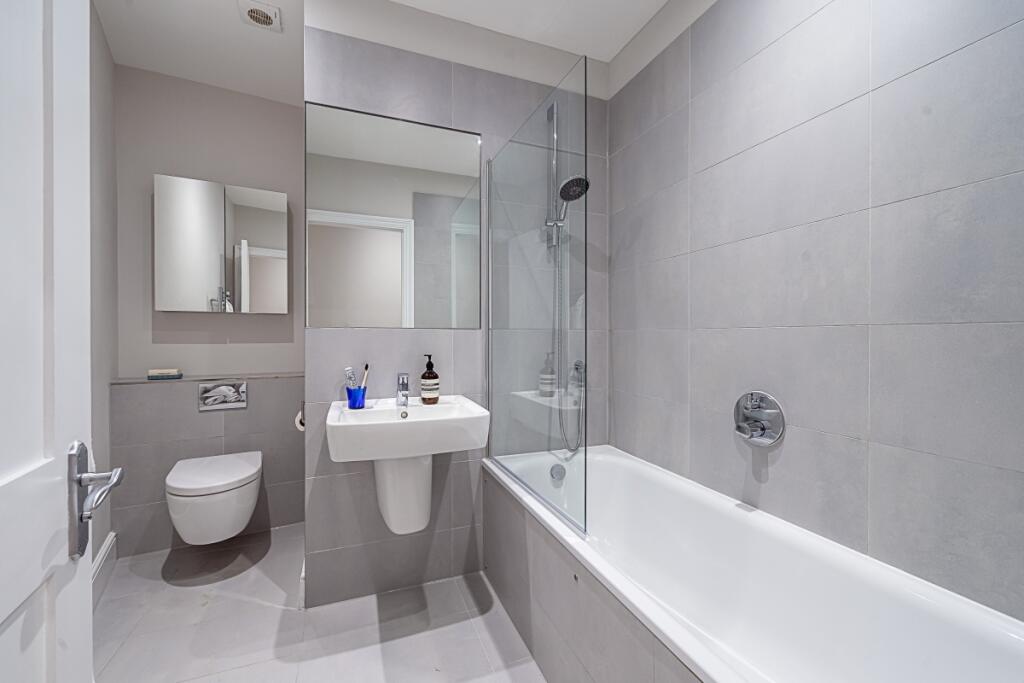 202_A_Hamlet_Gard...