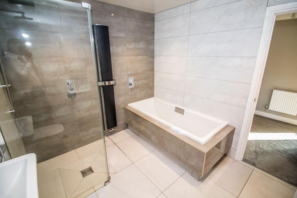 Family Bathroom Pic 2.