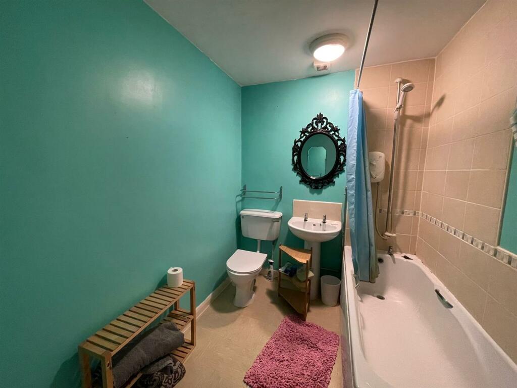 bathroom.jpeg