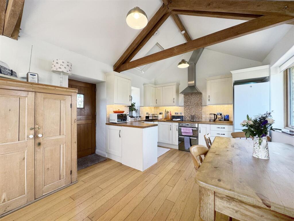 Lounge/diner/kitchen