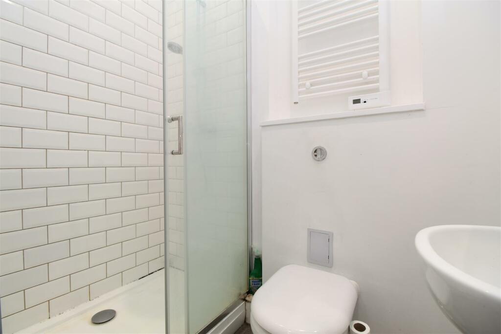 Shower Room.JPG
