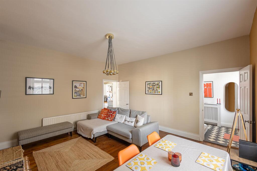 Dining Room/Lounge Diner