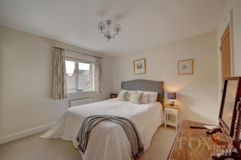 21 Wessex Grove (35).jpg