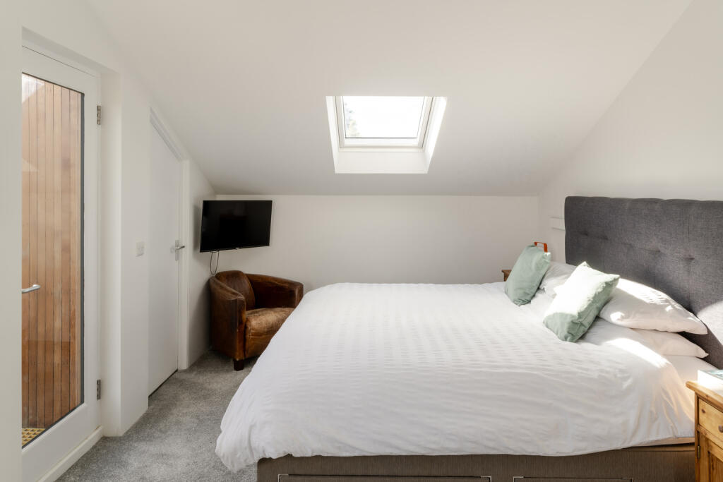 236568 - 20241003-THE-WORKS_HYTHE_TMH-31_HI_RES...