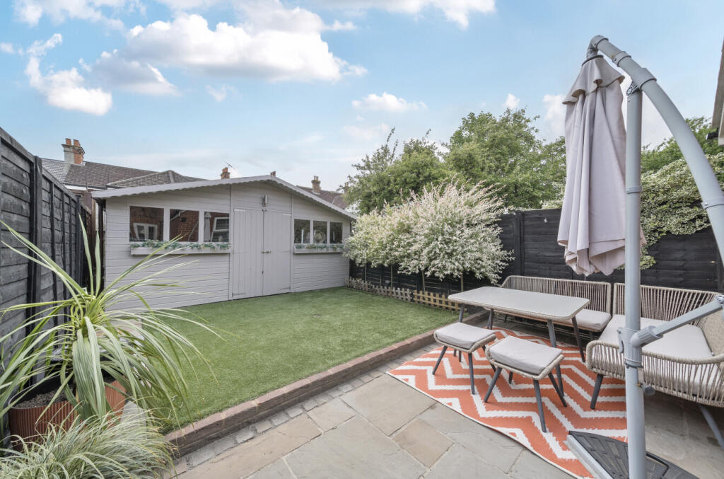 1298957-6-683099c...