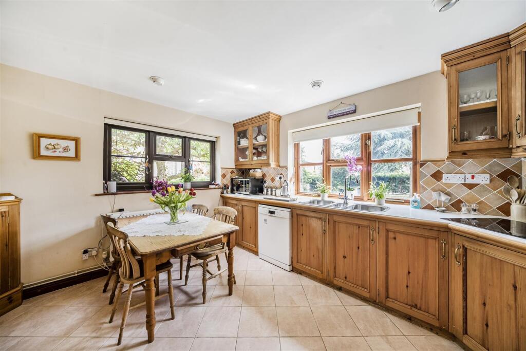 Apple Dene, 27 Careys Road, Pury End (9).jpg