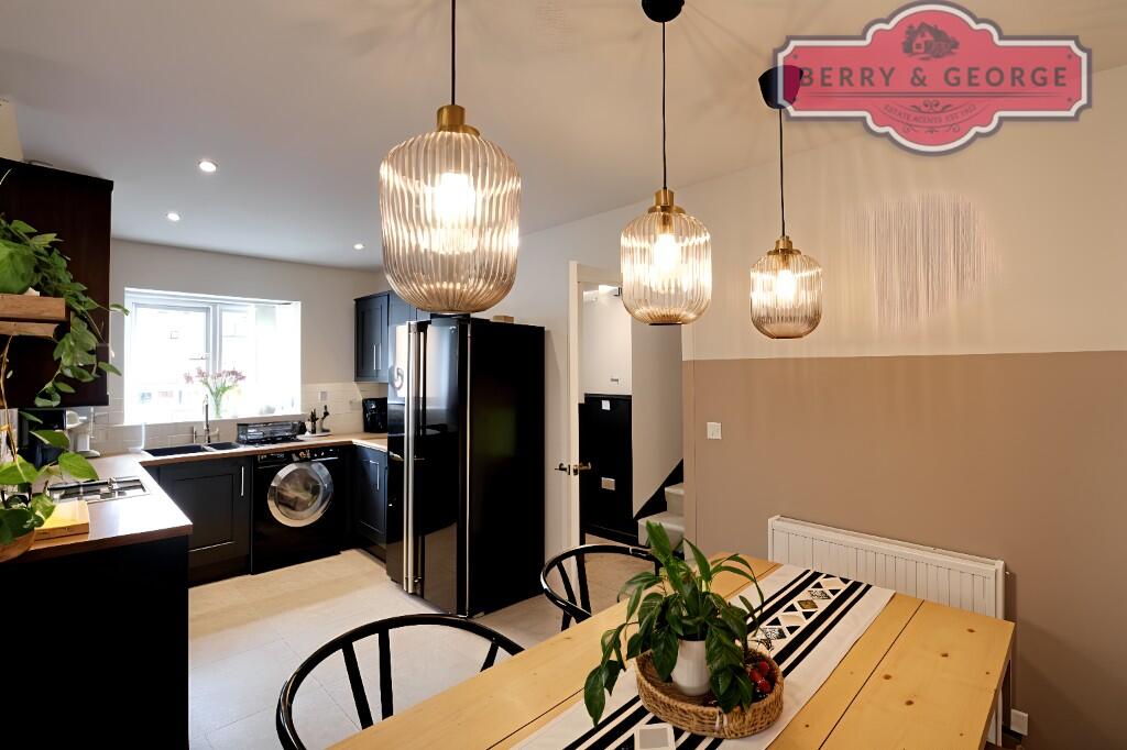 KITCHEN / DINER