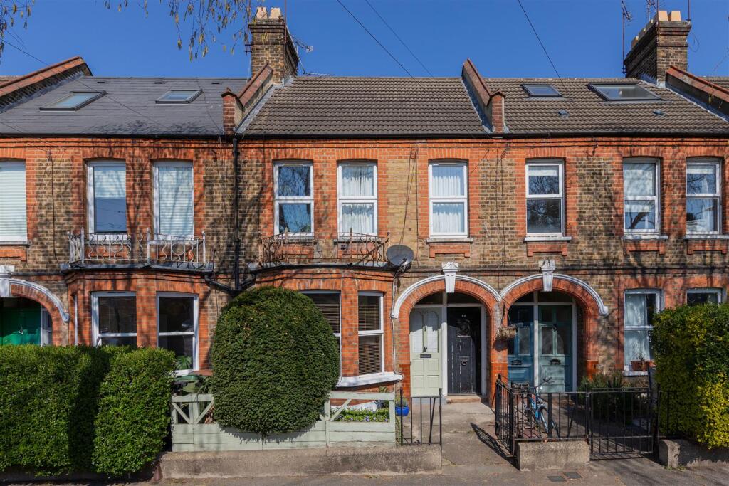Winns Avenue, E17