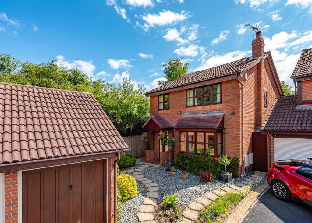 57 Penleigh Gardens-Front1.jpg