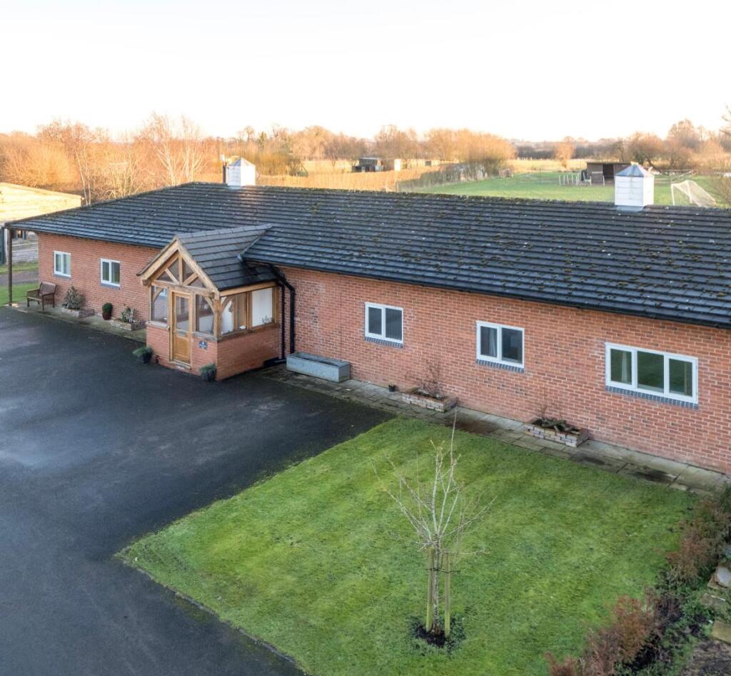 4 Marsh Lane 061.jpg