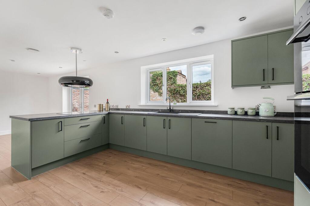 Kitchen / Dining Room