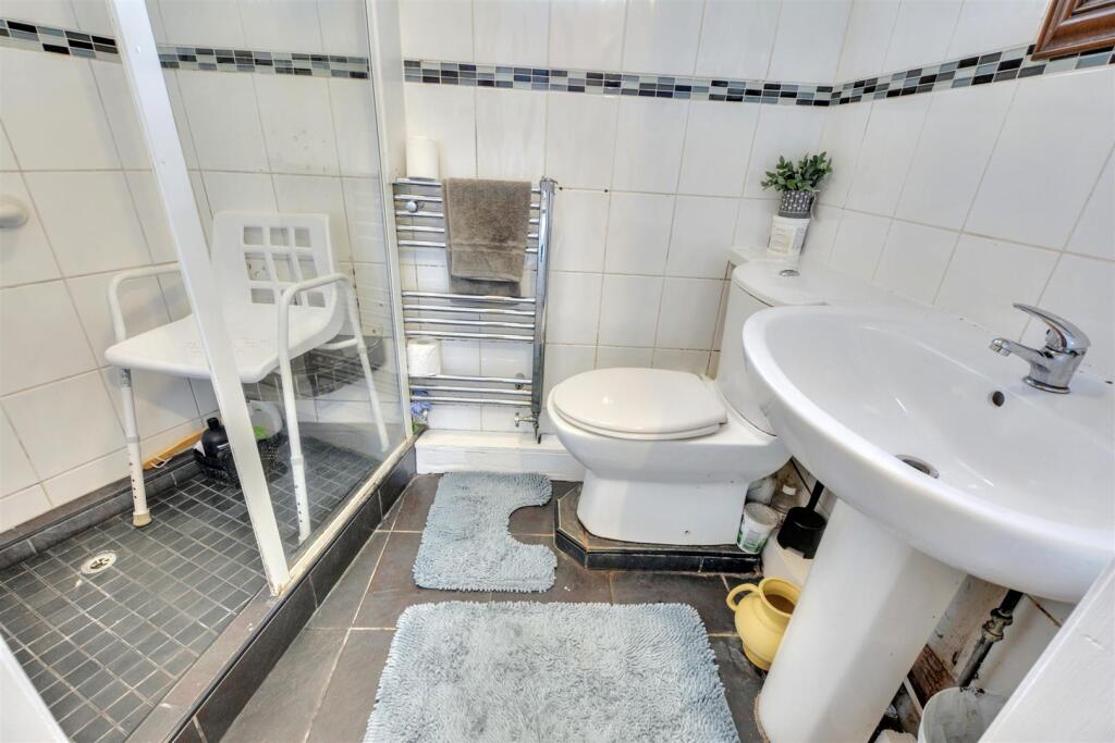 Shower Room_2.jpeg