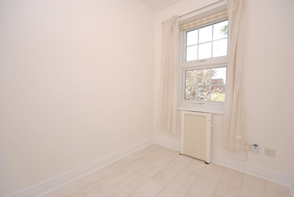 75 cedar court bed 2