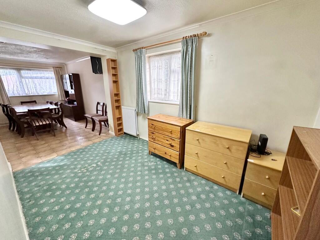 IMG-20251008-WA00...