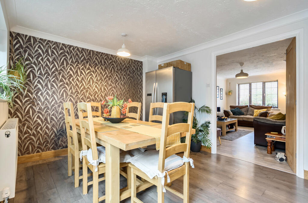 1370288-16-68f89f...