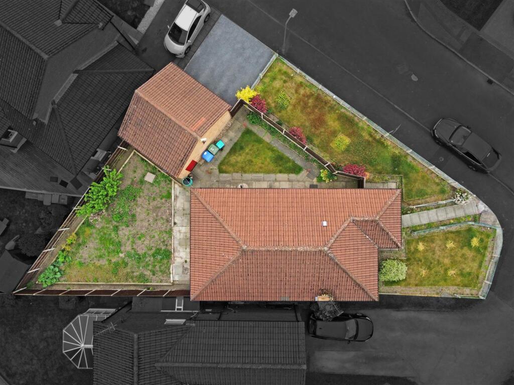 ADDITIONAL OUTSIDE PHOTOS
