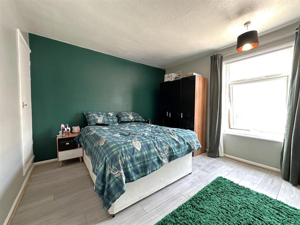 Master Bedroom 783
