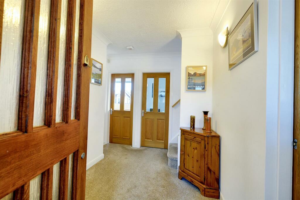 Entrance Hall_2.jpeg