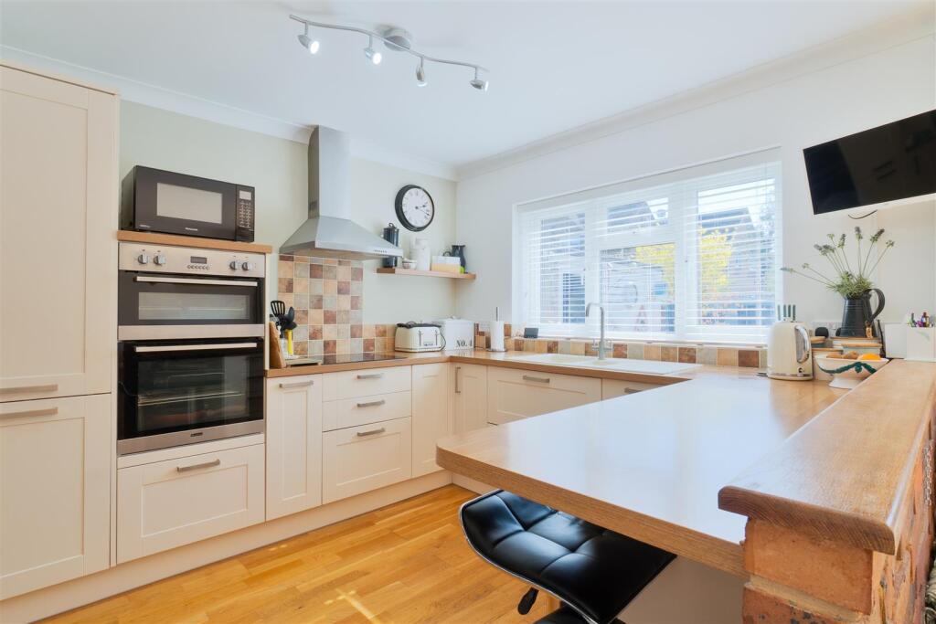 Kitchen - Breakfast Room.jpg