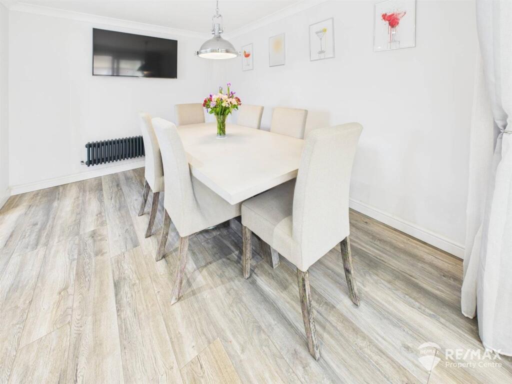 Dining Area.jpg