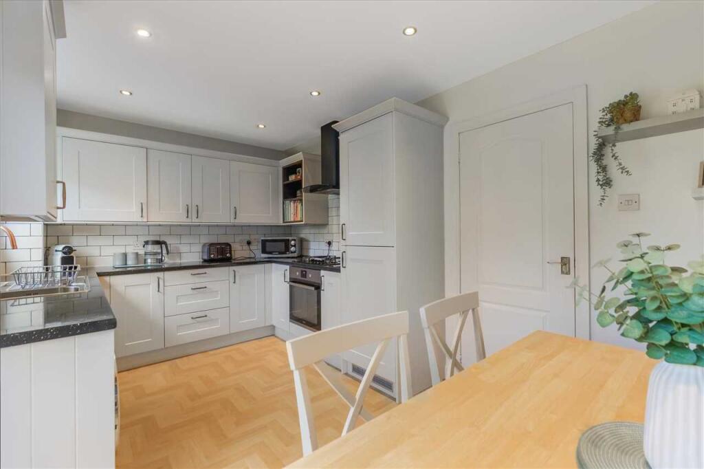 Kitchen Dining (2)
