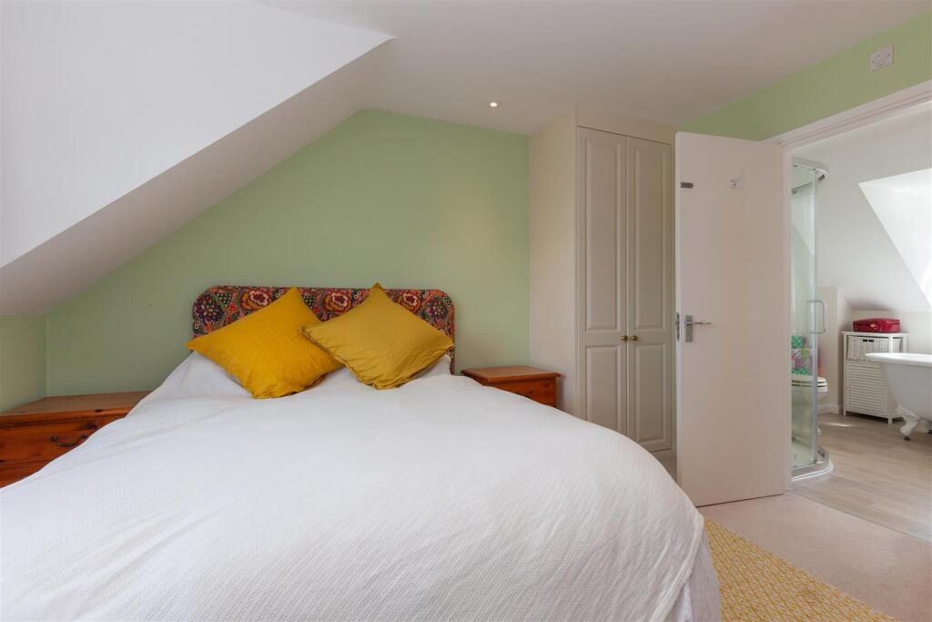 Master Bedroom 3.jpg