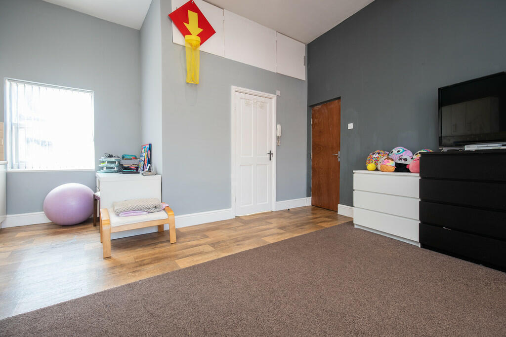 384 Brighton Rd -...